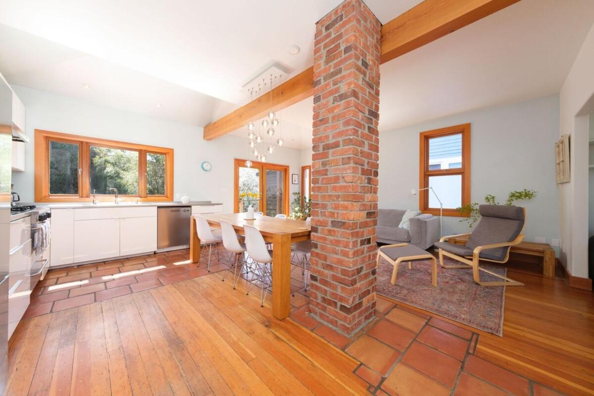 Cozy Heritage Home Near Main St Vancouver Exterior foto